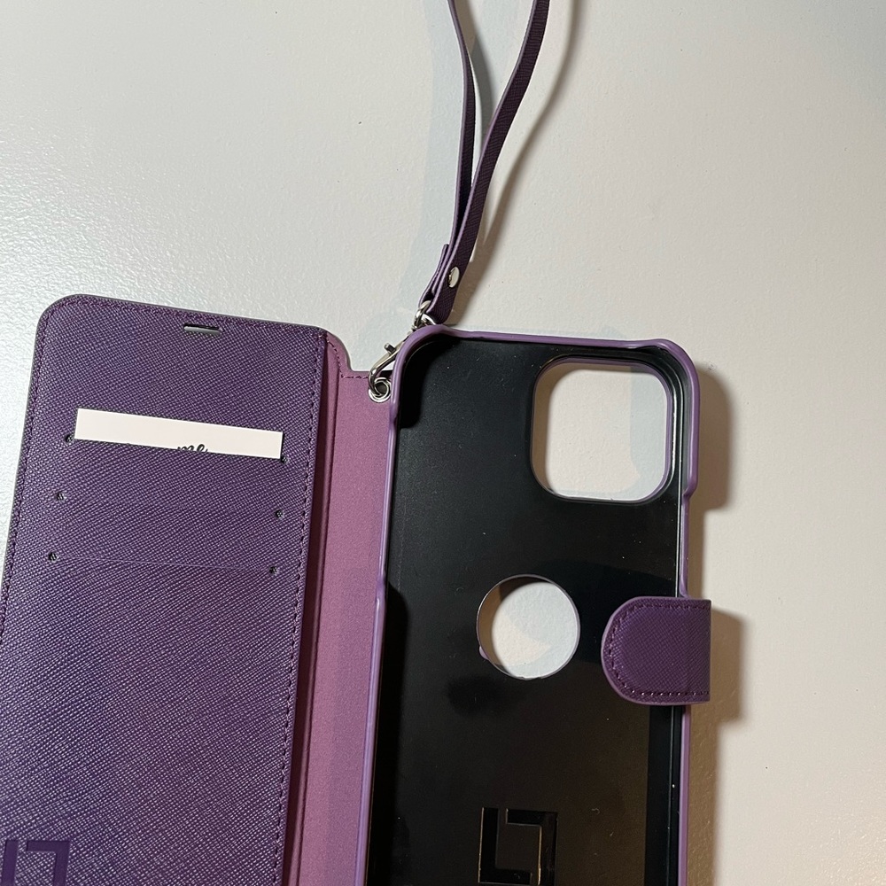 iPhone 13+ phone case - Picture 2 of 3